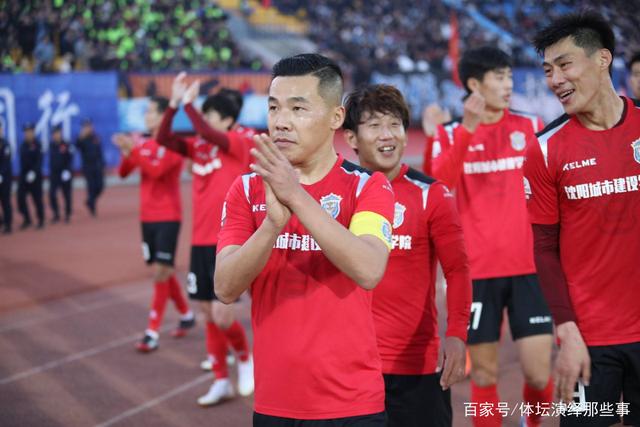 弗里克坚定追求阿尔瓦雷斯，巴萨转会重点持续锁定